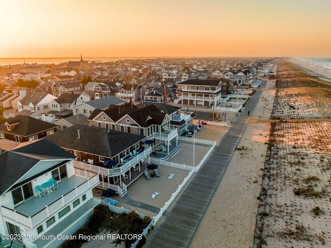 Photo - 1404 Oceanfront