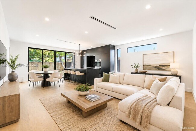 Photo - 227 NW 39th St