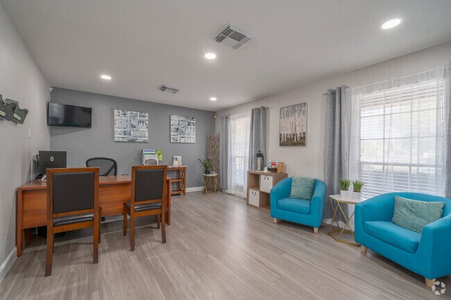 Leasing Office - La Caliza