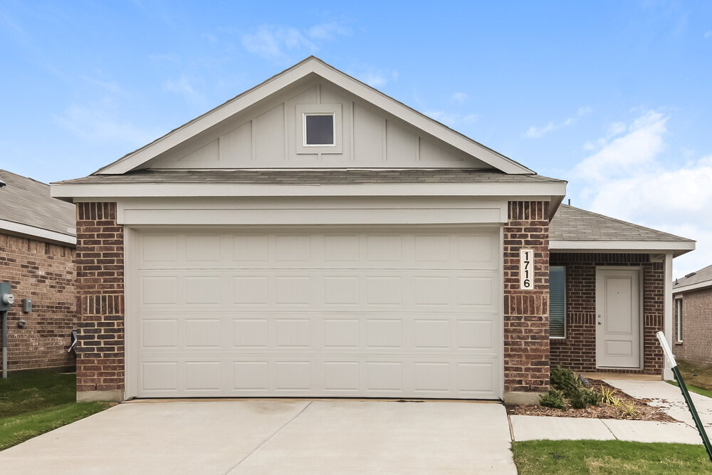 Photo - 1716 Crossbill St