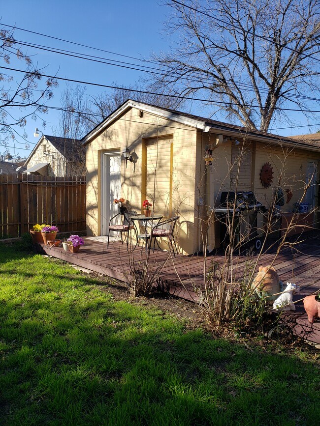 Photo - 252 W Hermosa Dr Unit 1 studio apartment