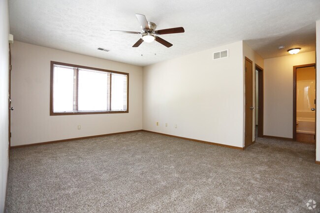 2 BR, 1 BA - living room