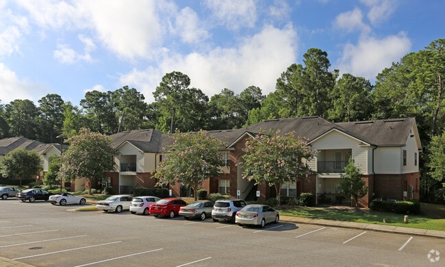 Arbors by the Bay Apartments