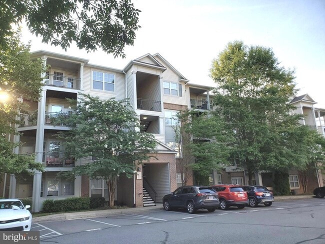 Building Photo - 12112 Garden Grove Cir Unit 202 Rental