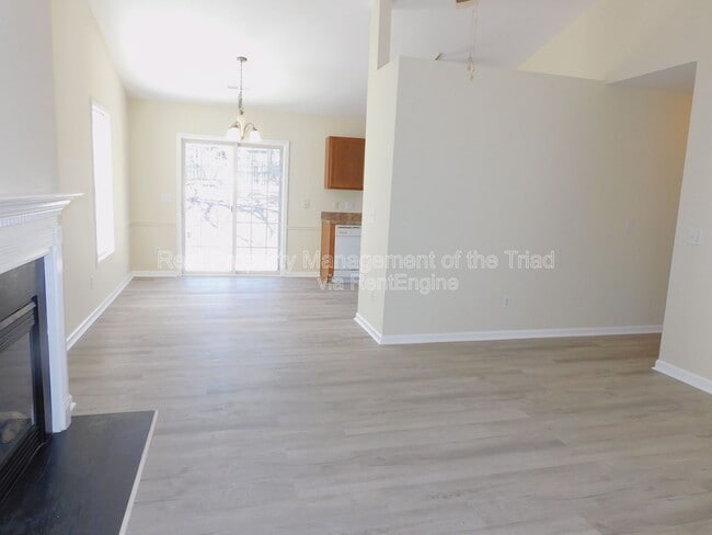 Photo - 1856 Oakhurst Park Ln