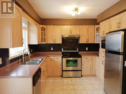 Photo - 22 Clairfields Dr W