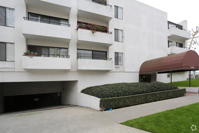 Photo - 10990 Rochester Ave