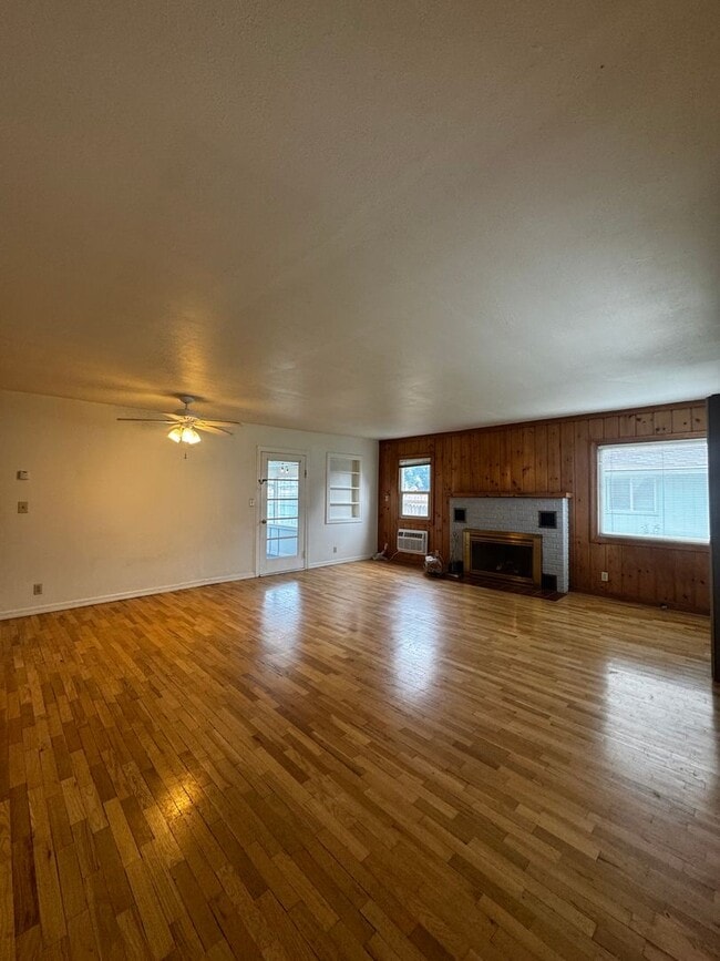 811 Spokane Ave