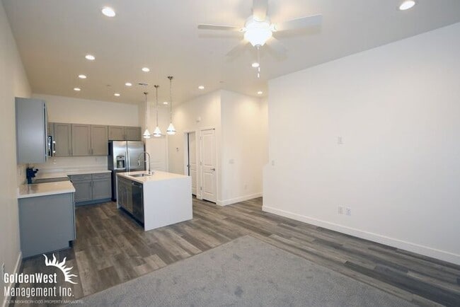 Photo - Modern 4Bdm 4.5 Ba Townhome in Desirable Las Vegas Community