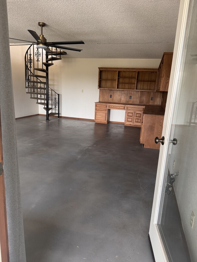 Photo - 3421 W 41st St N