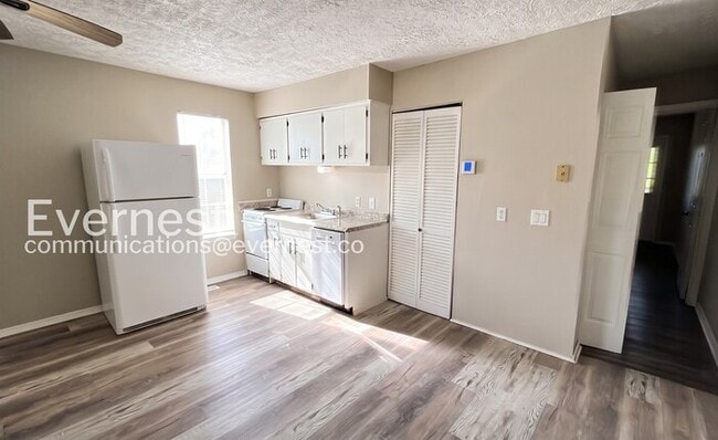 Photo - 3392 Shadowlawn Dr Unidad a