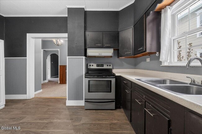 Photo - 415 Broadway