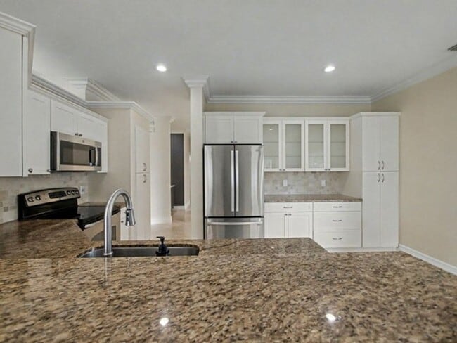 Building Photo - 5884 NW 49th Ln