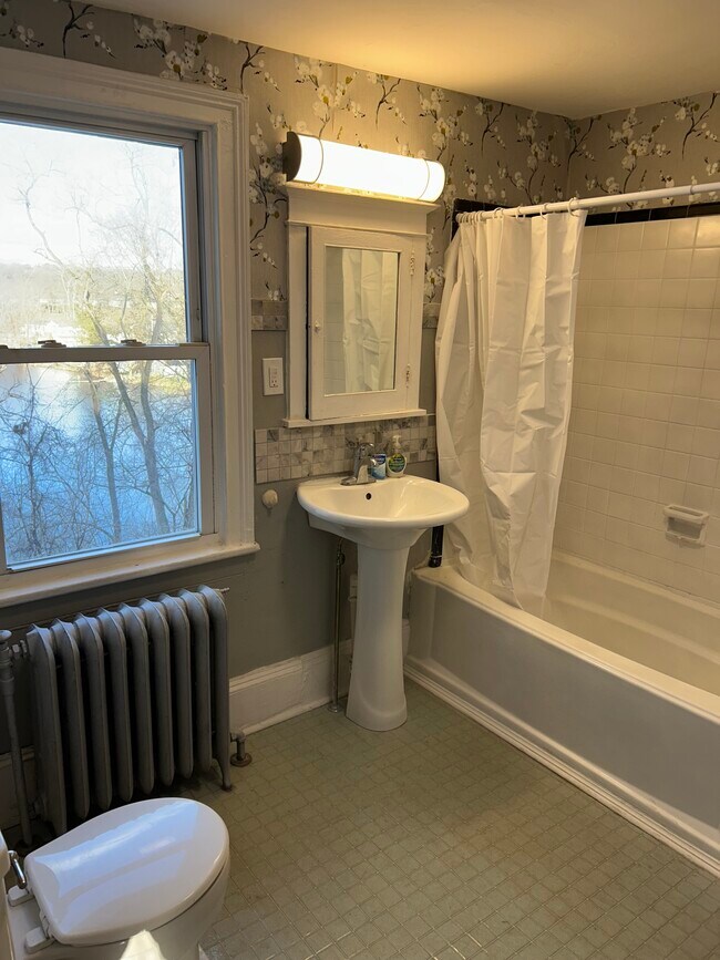 Photo - 2734 W Main St Unidad B
