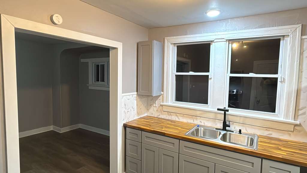 Photo - 718 Randolph St