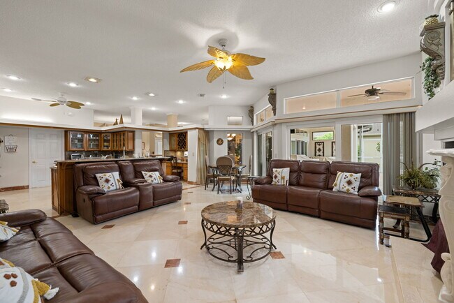 Photo - 1873 Lago Vista Blvd