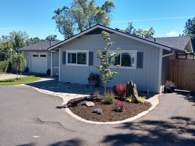 Photo - Unfurnished Light-Filled, Beautifully Updated 3-Bedroom Home in Jacksonville