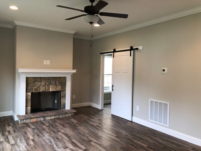 Photo - 185 Ridge Pointe Dr
