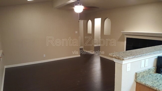 Photo - 2939 Longmeade Dr