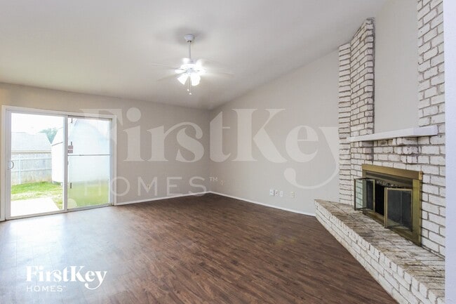 Photo - 1405 Steinburg Ln