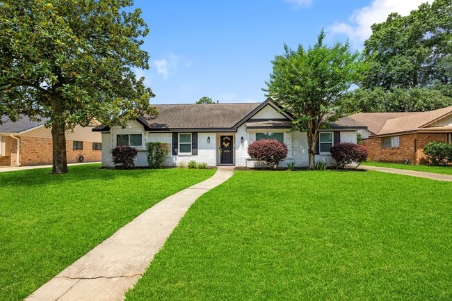 Building Photo - 4411 Deer Lodge Dr Rental