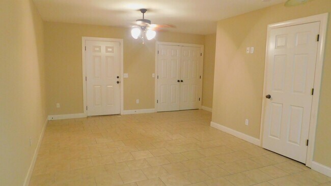 Photo - 317 Covington St