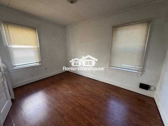 Photo - 3925 Chicago Ave