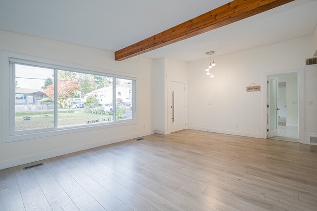 Photo - 2878-266B 266b St