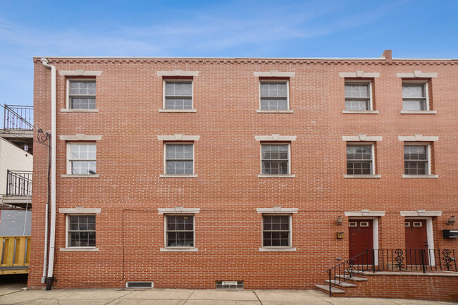 Photo - 703 N Capitol St Townhome