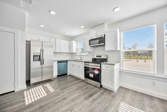 Photo - 7811 Laura Koppe Rd