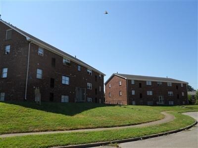 Photo - Courtside Apartments