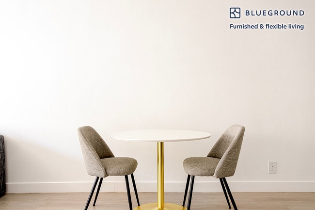 Photo - 4444 Hazeltine Ave Unidad FL2-ID1412