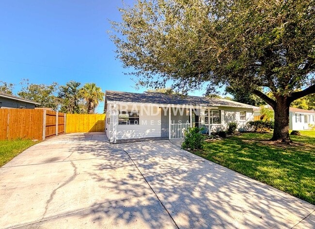 Photo - 6028 Flora Terrace