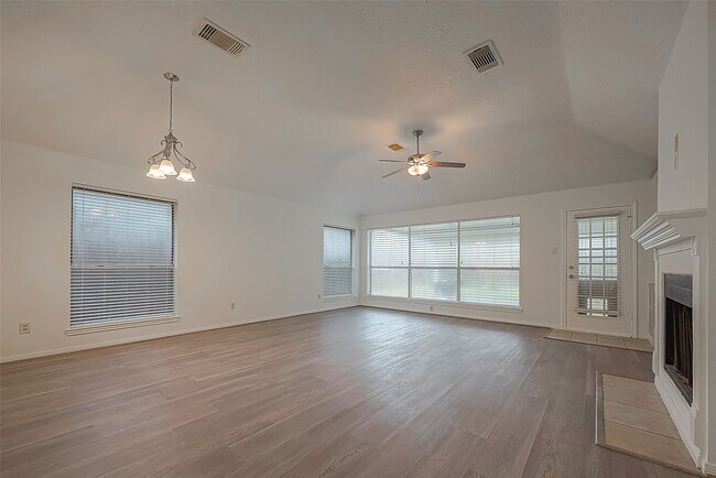 Photo - 4431 Duesenberg Dr