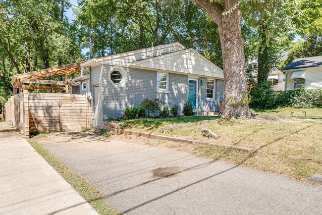 Photo - Amazing 3BE/1BA in East Nashville location!