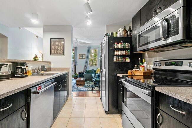 Photo - 533 NE 3rd Ave Unit 313