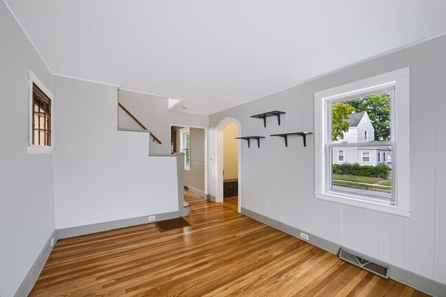 22 Ruggles St