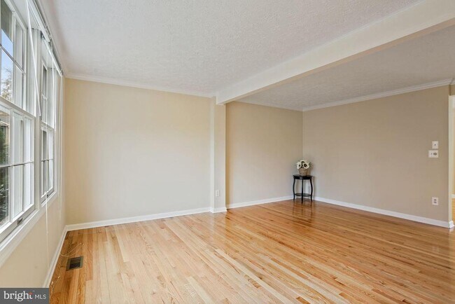 Photo - 2051 Gervais Dr