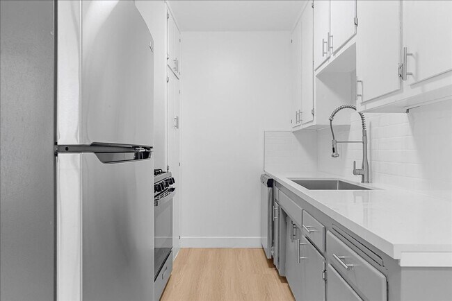 Photo - 6114 Cahuenga Blvd Unit 05