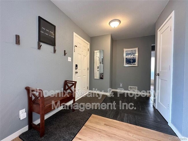 Photo - 4000 Darley Ave