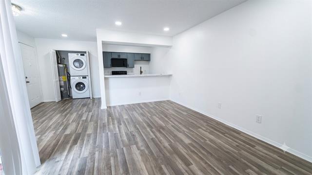 Building Photo - 9813 Walnut St Unit 302