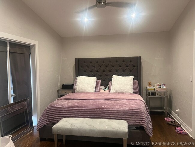 Photo - 405 NE 12th Ave