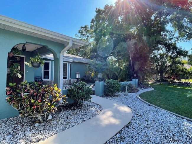 Photo - 2227 Pineland Dr