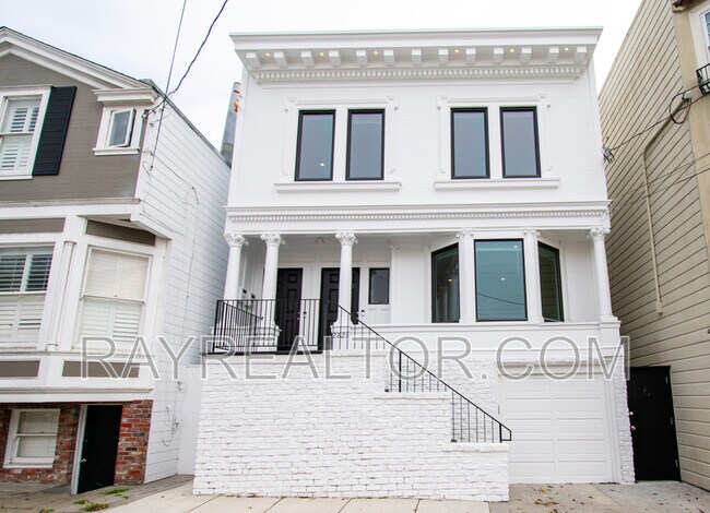 Building Photo - 2825 Golden Gate Ave Rental
