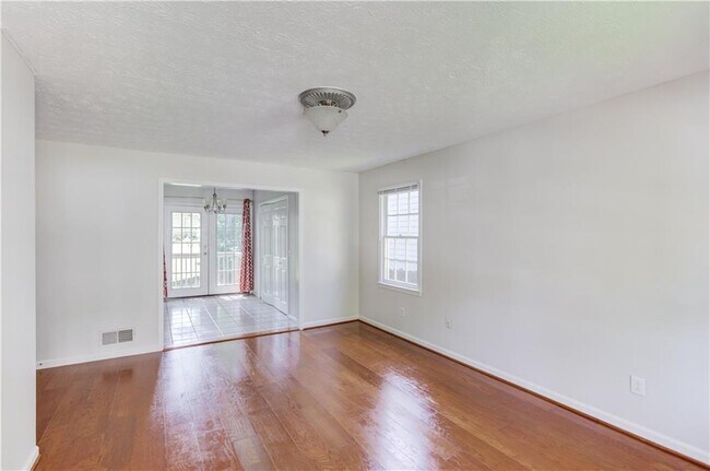 Photo - 4647 Candlewyck Way