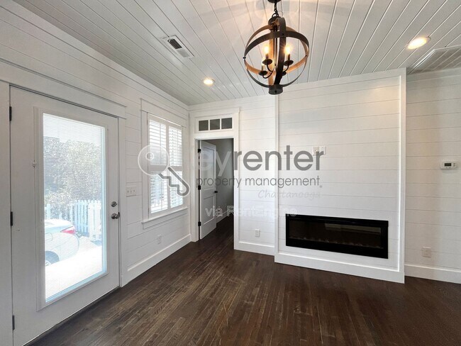 Photo - 405 Spears Ave
