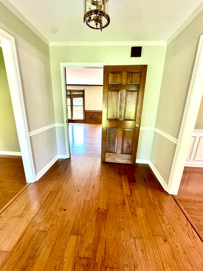 Photo - 527 Brandermill Rd