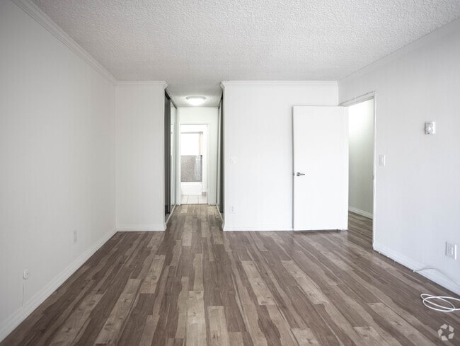 Green Valley Circle Apartments