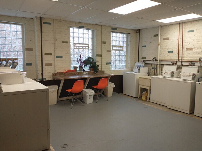 Photo - 1528 W Pratt Blvd