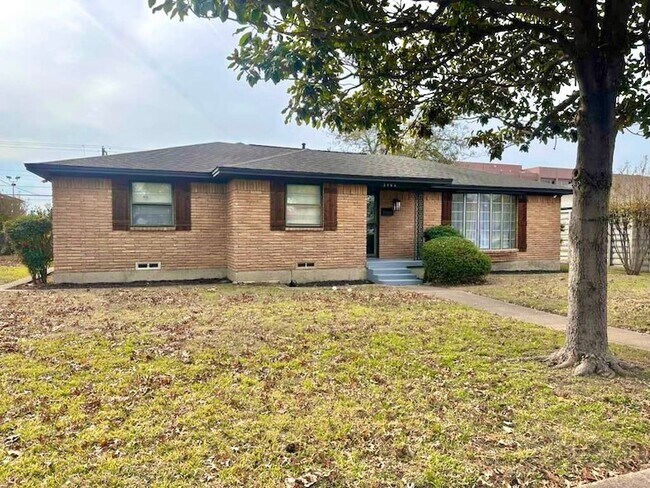 Photo - 2906 Sharpview Ln